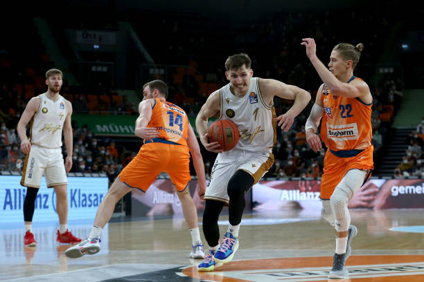 他的崛起并 他的崛起并